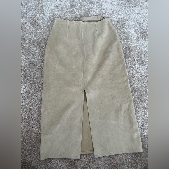 SOLD Babaton Tan Skirt - Picture 2 of 4